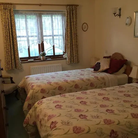 Li'le Hullets, 3 Seed Howe Bed & Breakfast